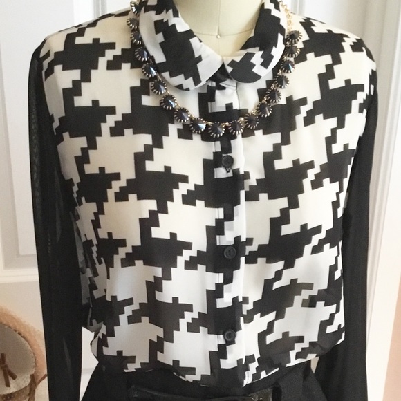Forever21 Houndstooth lightweight blouse - Picture 4 of 6